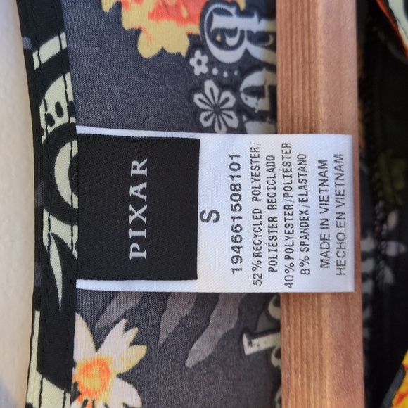 NWT Women's S Coco Scrub Top Tooniforms Disney Pixar Sugar Skull Floral Marigold - Picture 8 of 10